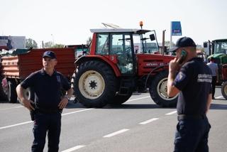 "Avaz" na licu mjesta: Poljoprivrednici blokirali granicu