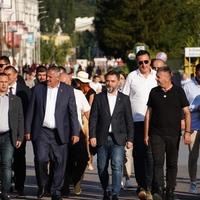 Počeo protest: Pojavili se Košarac, Višković i Ćosić, traže da se obustavi podizanje optužnice protiv Dodika