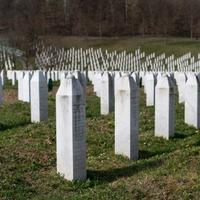 U Podgorici otvorena izložba “Priče iz Srebrenice”
