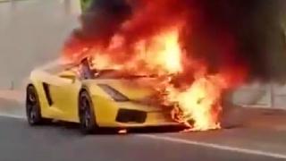 Urnebesna situacija: Prodavači polovnih automobila se posvađali pa zapalili skupocjeni Lamborghini