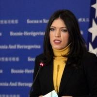 SNSD-ovcima smetaju zastave BiH u Parlamentu: Žele jednu umjesto četiri