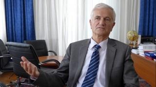 Profesor Salih Fočo za "Avaz": Profesor Jahić je bio veliki čovjek, čitavim svojim bićem posvećen afirmaciji bosanskog jezika