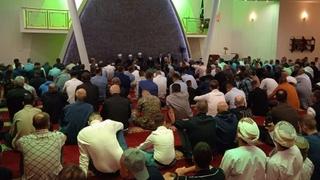 Bajram-namaz klanjan i u svim džamijama u USK, centralna svečanost u Bihaću
