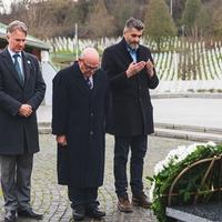 Pič i Rajli posjetili Memorijalni centar Srebrenica