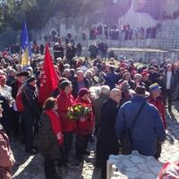 Više od 1.000 antifašista na Partizanskom groblju u Mostaru pod jakom policijskom pratnjom