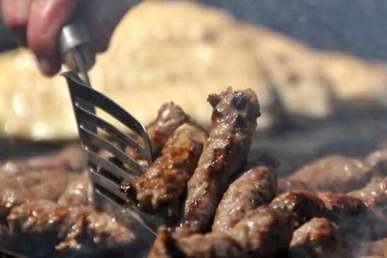 Ćevapi iz jednog bh. grada se našli na listi 50. najboljih mesnih jela na svijetu - Avaz