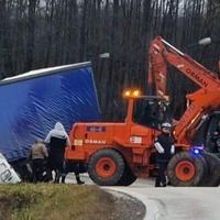 Kamion sletio sa ceste, obustavljen saobraćaj kod Busovače