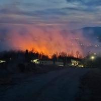Buknuo veliki požar u Gračanici: Sa vatrom se borili vatrogasci i mještani