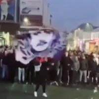 Sramni prizori: Organizirali protest protiv Dana nezavisnosti i pjevali "Ne volim te Alija"