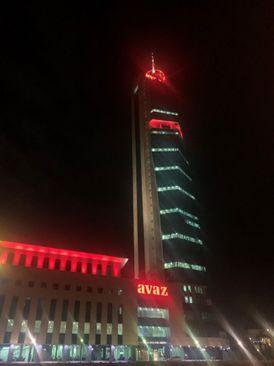 "Avaz Twist Tower" večeras osvijetljen u crvenoj boji povodom Međunarodnog dana žena - Avaz