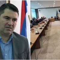 SNSD-ov zastupnik Vujičić napustio sastanak s predstavnicima CIK-a nakon što je rekao da ih ne priznaje