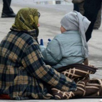 Majka iz Zenice i njen partner tjerali petero djece na prosjačenje po zimi bez obuće i odjeće: Osuđeni su na robiju!