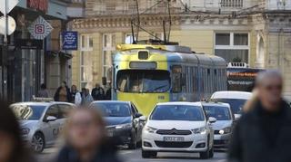Na relaciji od Pofalića prema gradu: Tramvajski saobraćaj nije u funkciji zbog kvara na dva tramvaja