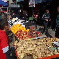 Bogaćenje na tuđoj muci:  Kako ratni profiteri Palestincima prodaju hranu