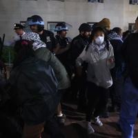 Policija Njujorka upala u zgradu "Univerziteta Columbia", uhapšeno više od 100 propalestinskih demonst