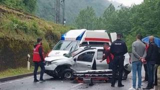Krš i lom na putu Bihać - Bosanska Krupa: Četiri osobe povrijeđene u nesreći