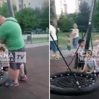 Drama na Alipašinom Polju: Muškarac na igralištu sjekao ljuljačku pred djecom, evo šta kažu iz policije, oduzet mu nož