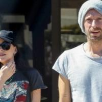 Zaručili su se Dakota Džonson i Kris Martin iz grupe ''Coldplay''