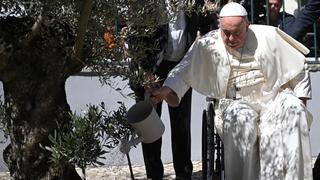 Papa se sastao sa žrtvama seksualnog zlostavljanja: Ovo je ukaljalo imidž katoličke crkve 