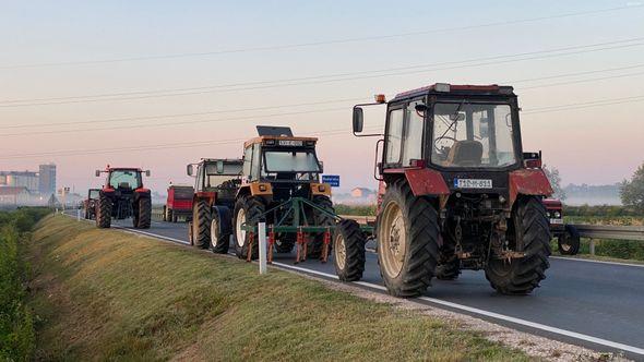 Traktori u Orašju - Avaz