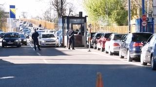 Kažnjeni granični policajci: Dopustili da Šmitovo obezbjeđenje naoružano uđe u BiH