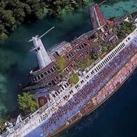 Video / Olupina potopljenog broda postala atrakcija za turiste