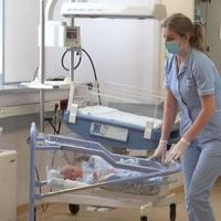 U Općoj bolnici "Prim. dr. Abdulah Nakaš" rođeno šest, u KB "Dr. Safet Mujić" tri bebe