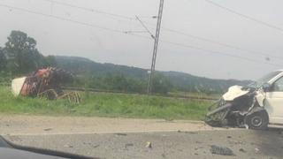 Stravičan sudar kod Bosanskog Novog: Traktorista poginuo u sudaru s kombijem