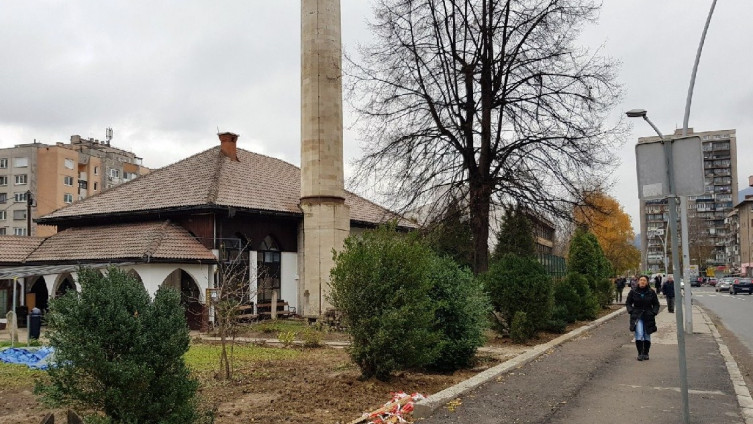 Sejemenska džamija u Zenici dobiva novu ogradu (Foto: D. Pašalić) 
