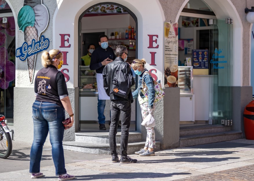 Austrijanci Ponovo Otvaraju Hiljade Radnji