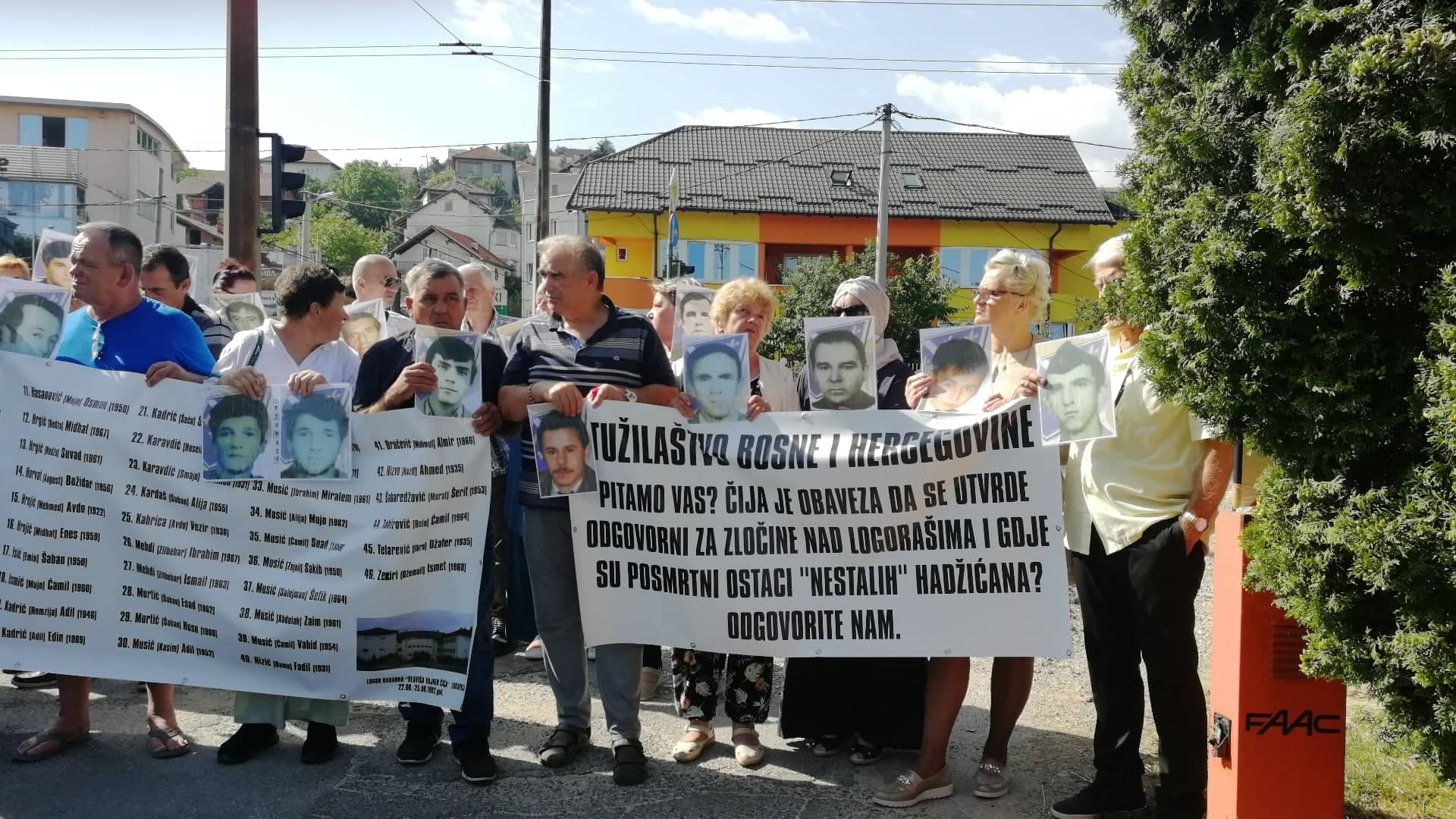 Ispred Tužilaštva BiH protest logoraša iz Hadžića