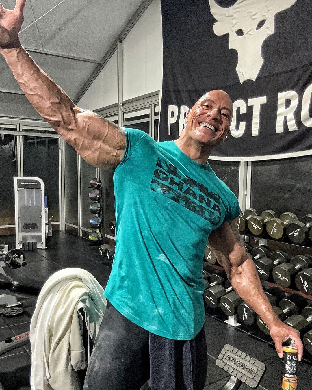 The Rock Spasio sam život momku tako što sam ga udario šakom u glavu