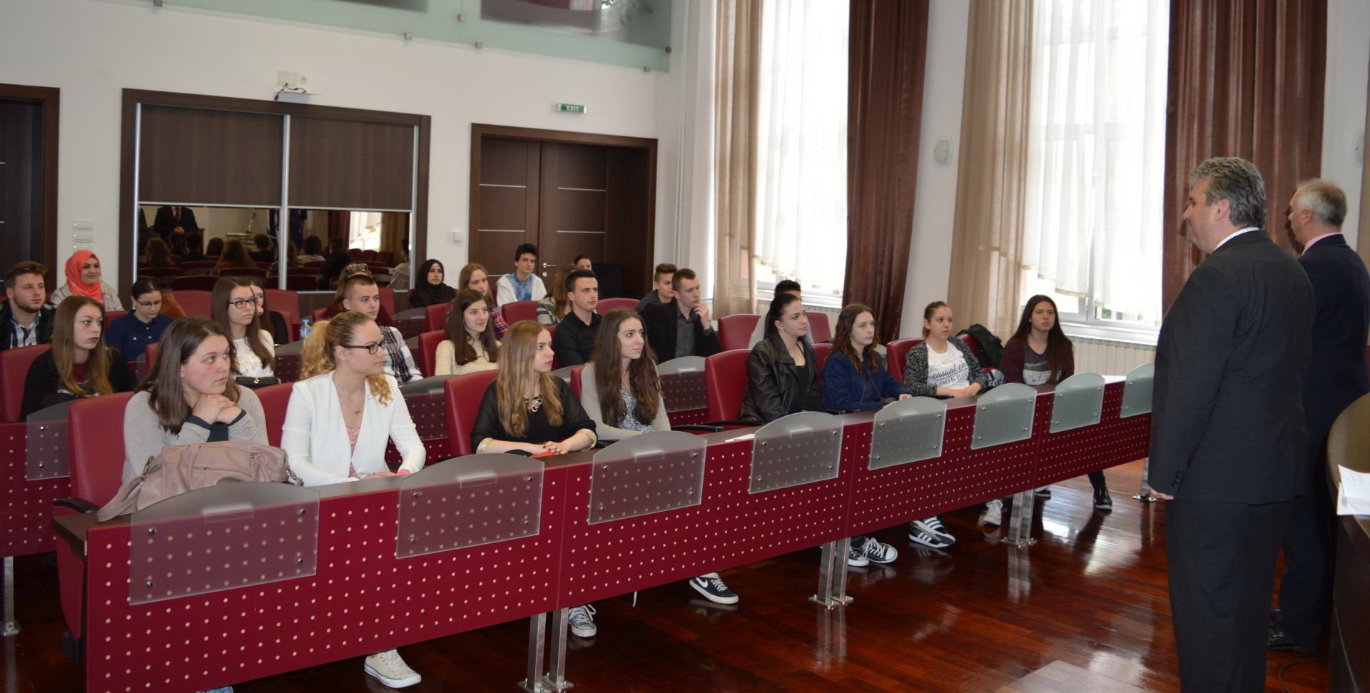 BIHAĆ  25 srednjoškolaca u Upravi će zaraditi po 20 KM