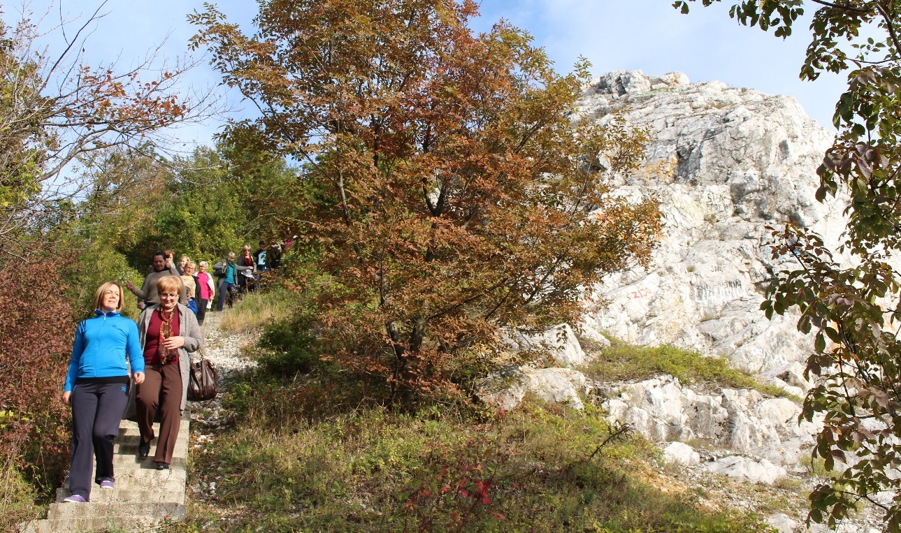 Uređena igrališta za mali nogomet, košarku i odbojku: Izletišta Vis i Sijedi krš postaju turističko-sportska oaza