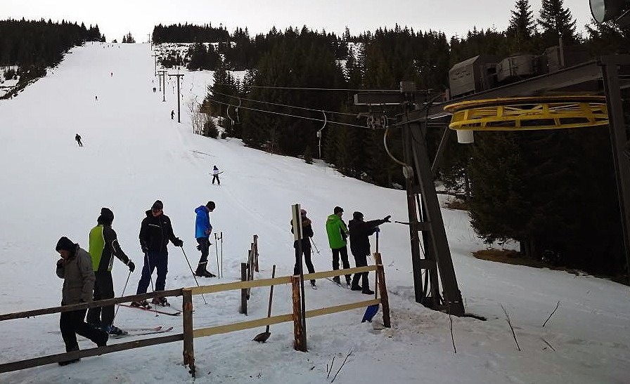 Lijepo vrijeme i besplatne ski-karte privukli skijaše