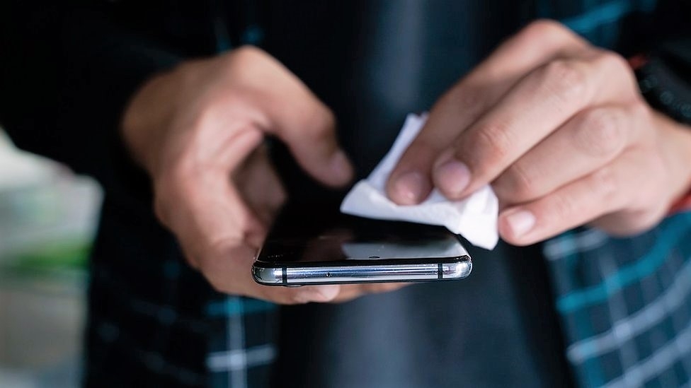 Koliko koronavirus preživljava na ekranu mobilnih telefona?