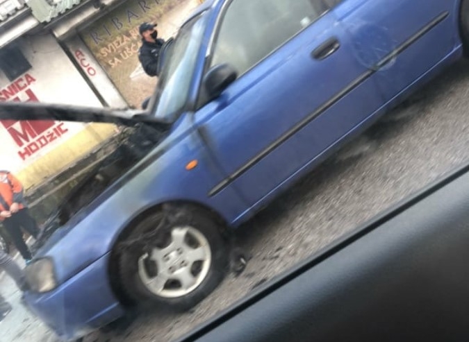 Gorjelo vozilo na Alipašinom Polju, intervenirali vatrogasci