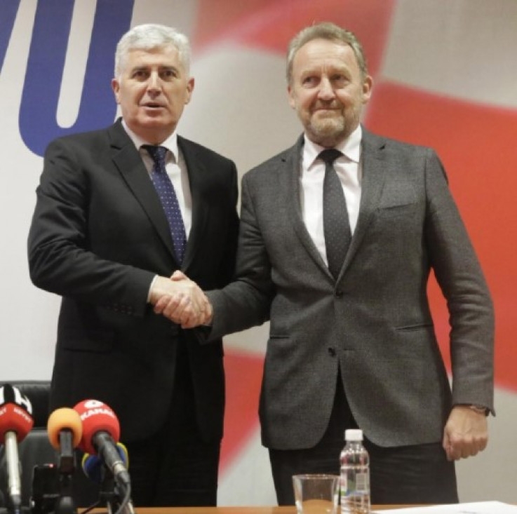 What are Izetbegović and Čović talking about in Mostar?