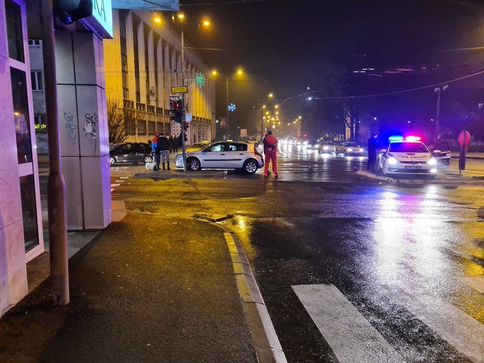 Saobraćajna nesreća na Skenderiji, učestvovala dva vozila