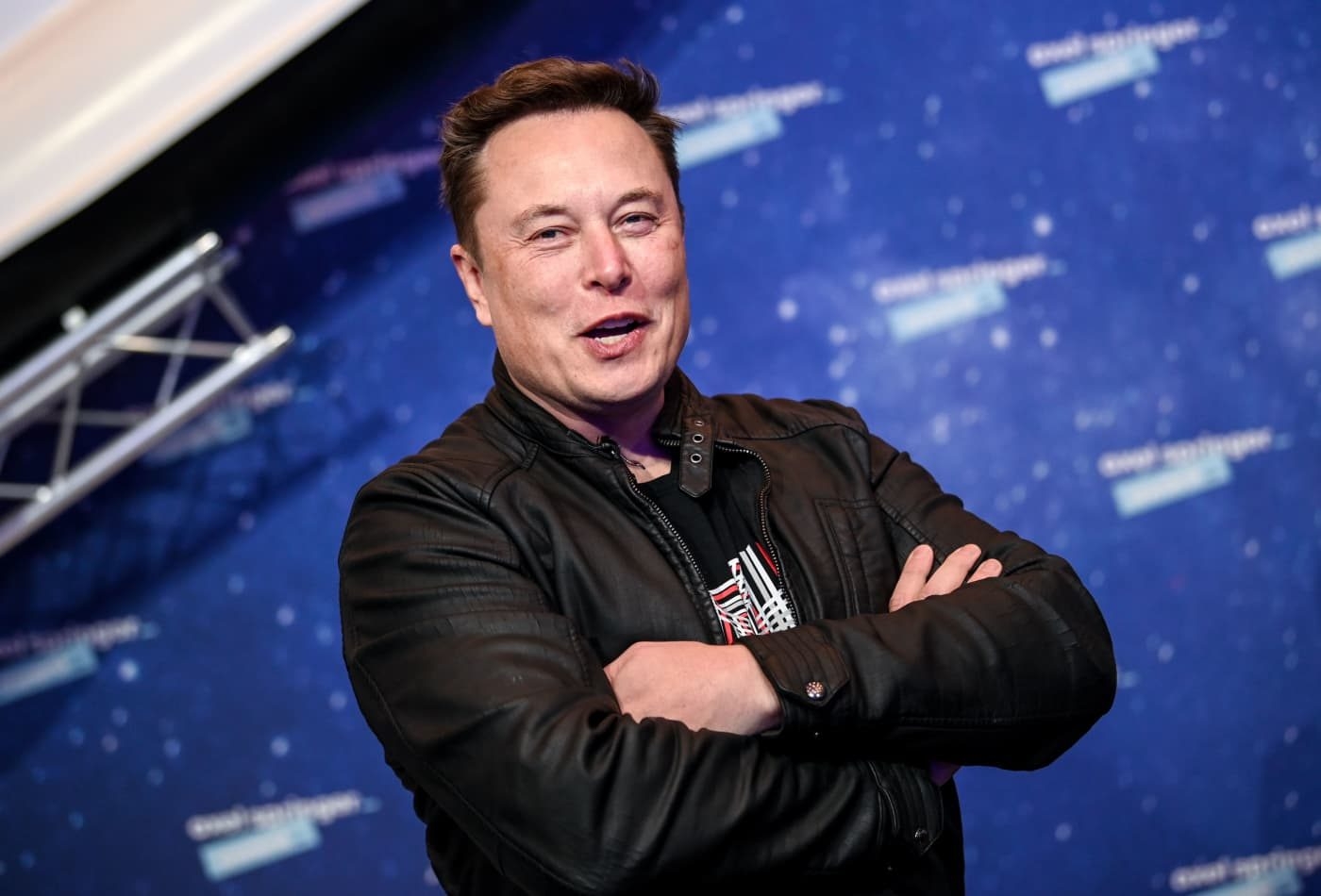 Musk se pohvalio kako je ugradio implantat u mozak majmuna i da on sad igra videoigre snagom misli