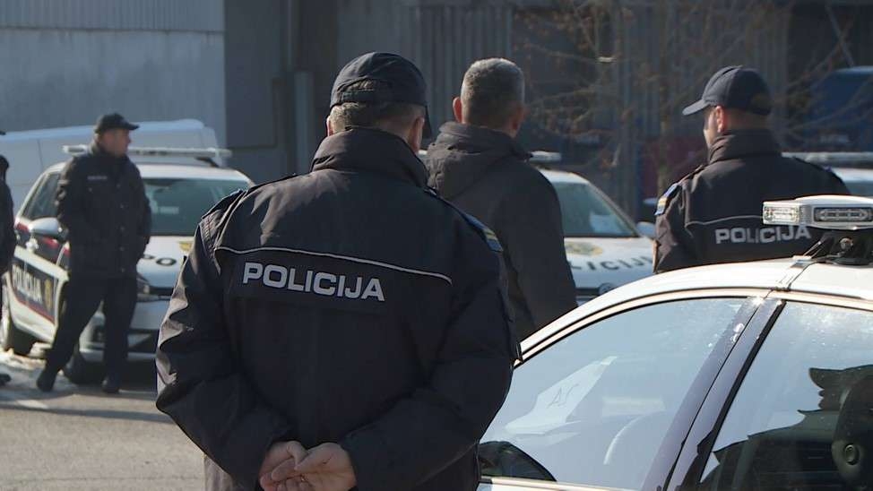 Policija im stala ukraj: Razbojnički par Avdo i Amina presretali žene na Grbavici