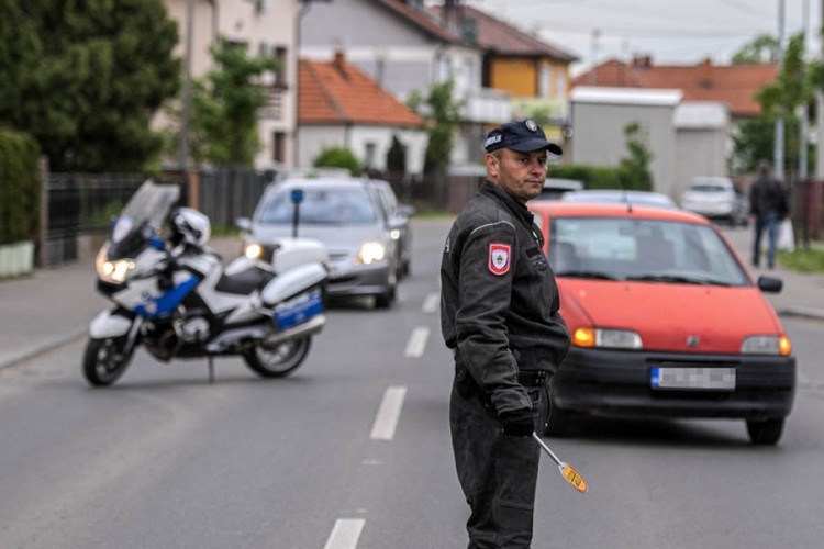 Dijete povrijeđeno u saobraćajnoj nesreći zadržano u bolnici