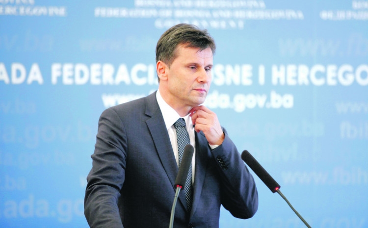 Where are the 500,000 doses promised by the FB&H Prime Minister to the citizens: Two months since Bakir's Fadil announced that "vaccines will arrive on Monday"