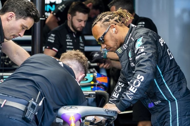 Hamilton kritikovao svoj Mercedes: Donesi tu odluku, to je tvoj posao