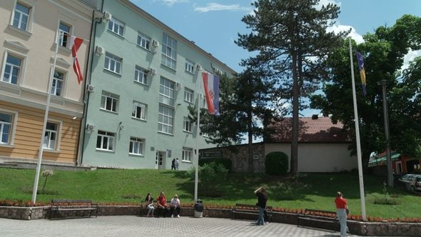 Žena iz Livna u pijanom stanju nožem napala muškarca: "Nećeš bit sahranjen u hrvatskom, već u islamskom groblju"
