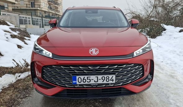 MG HS Hybrid Luxury: Kinezi više ne kucaju na vrata, oni su već unutra