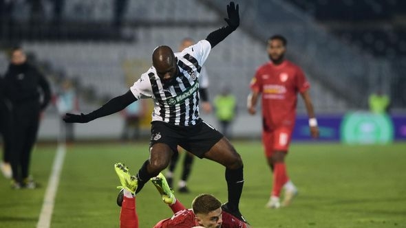 Partizan će raskinuti ugovor s fudbalerom, a razlog je bizaran: Samo je nestao