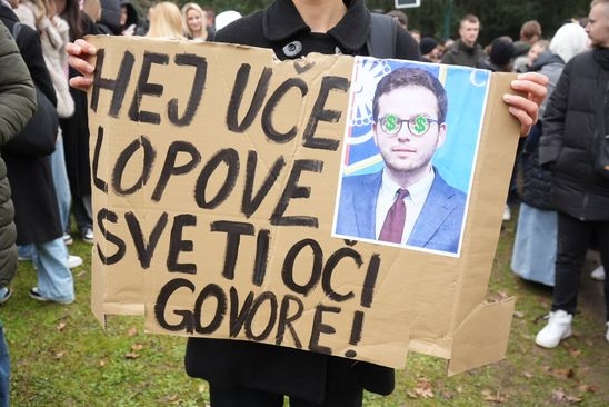 Studenti prozivaju Uka: Pjevali mu "izađi, mali"; "je li vam vruće premijeru Uče"
