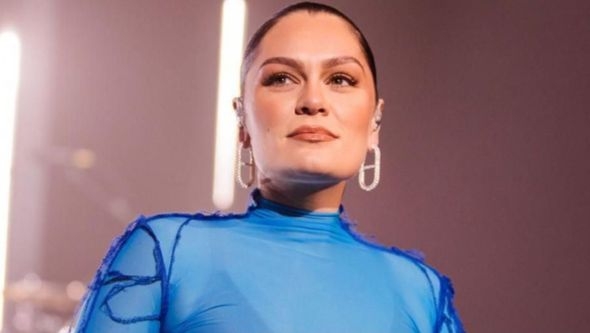Pjevačica govorila o pobačaju, rasplakala se na bini: Ne postoji način da se pripremite za ovo