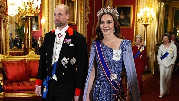 Kraljevska porodica uputila tradicionalnu božićnu čestitku